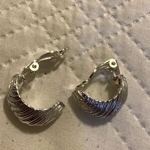 Elegant clip Silver Hoop Earrings
